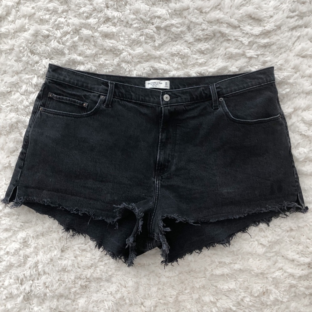 Abercrombie High Rise Mom Short